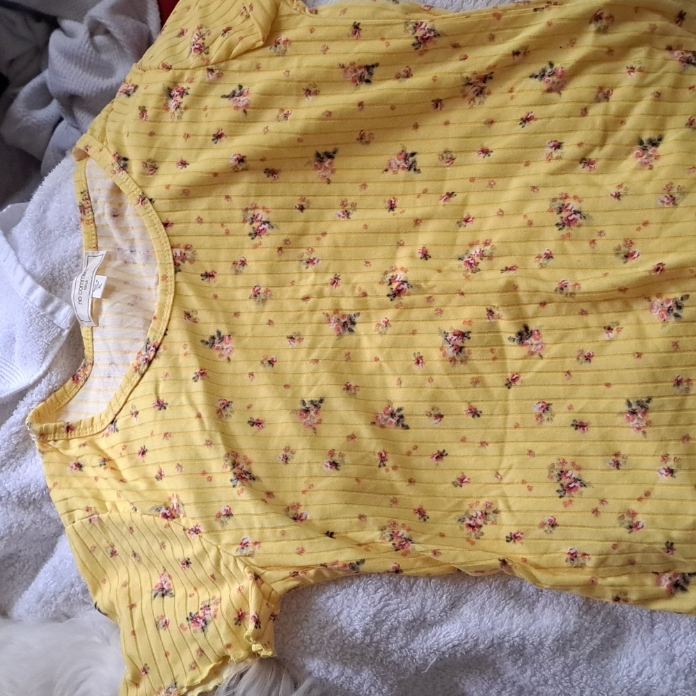 Girls shirt xl